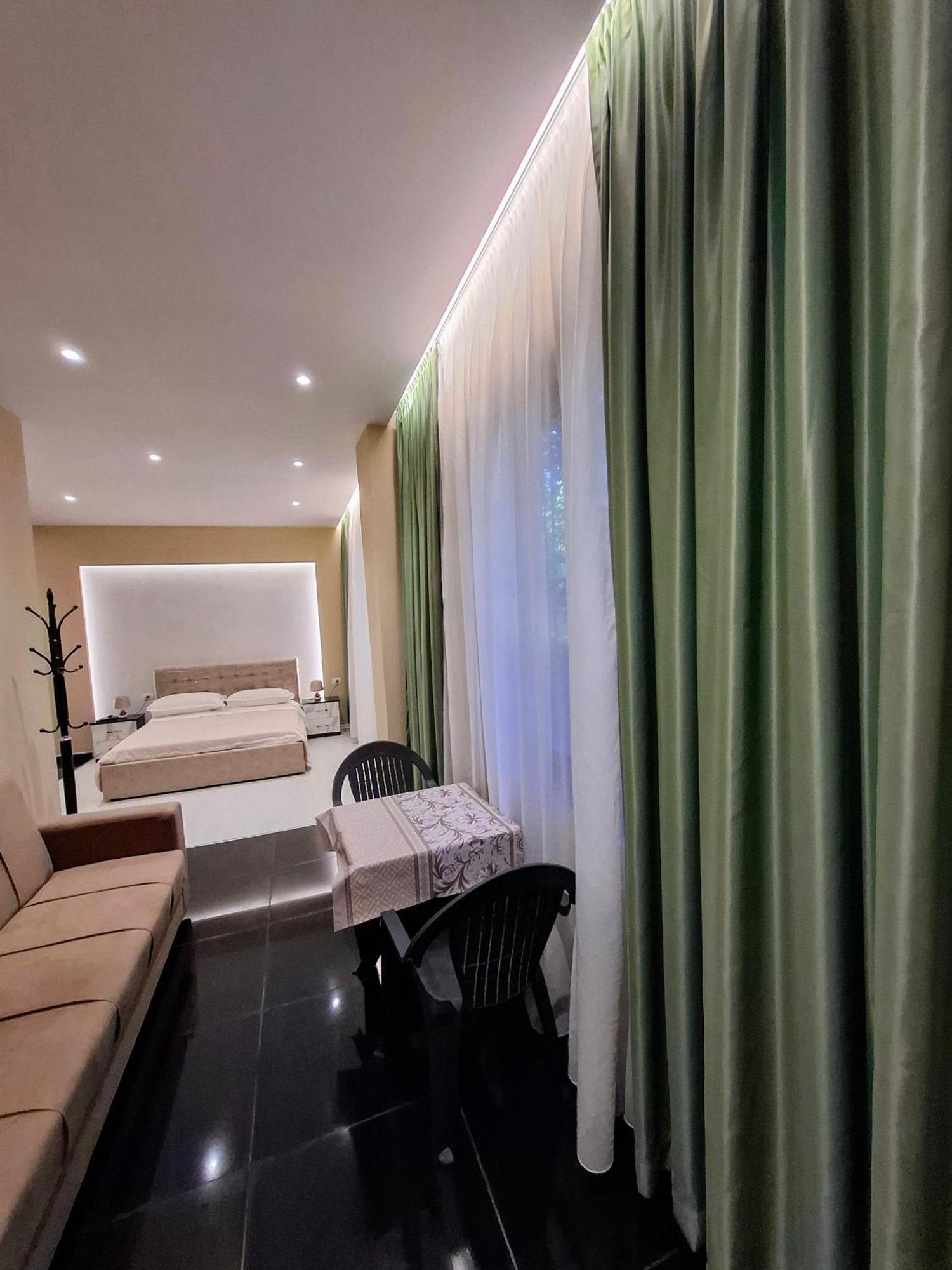Citycenterhotel Shkodër 외부 사진